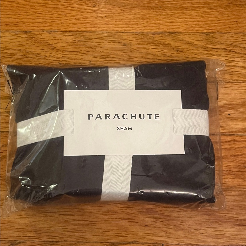 Parachute Classic Black Sham